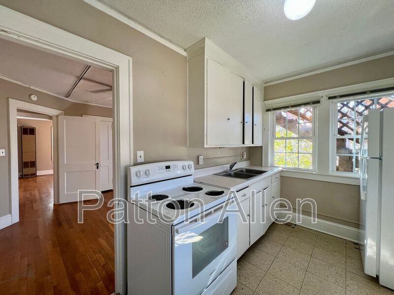 89 Vermont Ave #2 - Photo 5 of 13