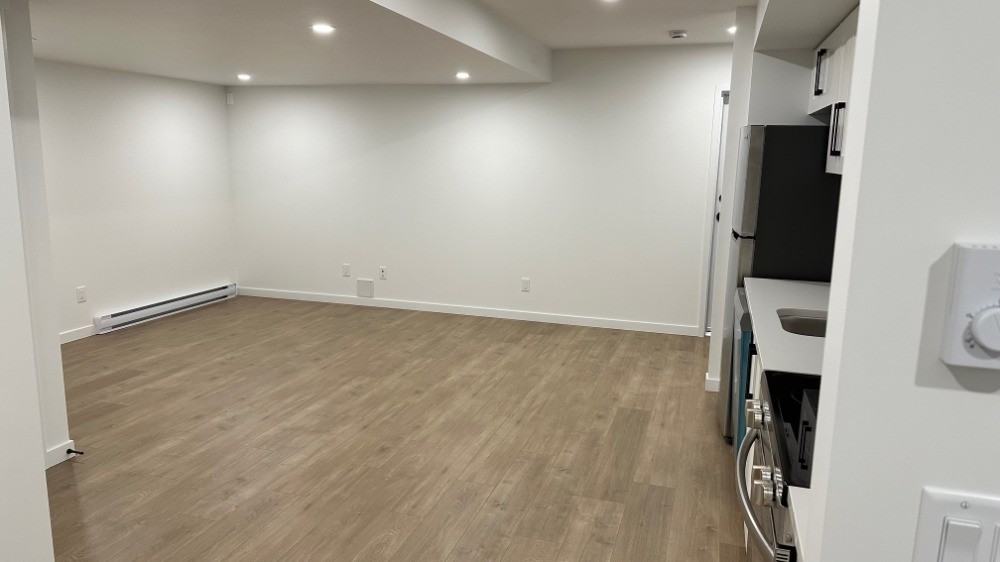 20837 34 Avenue - Photo 2 of 8