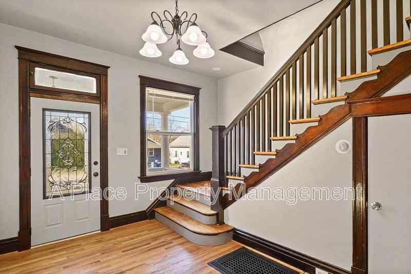 2976 Kincaid Ave - Photo 4 of 22