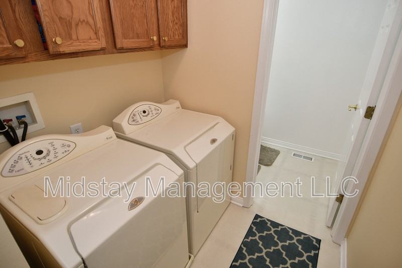 3043 Armory Dr - Photo 6 of 20