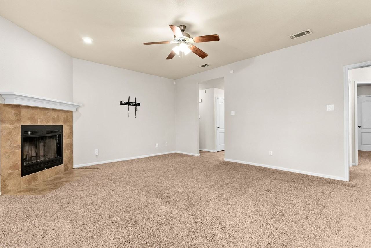 3505 Lucas St - Photo 2 of 16