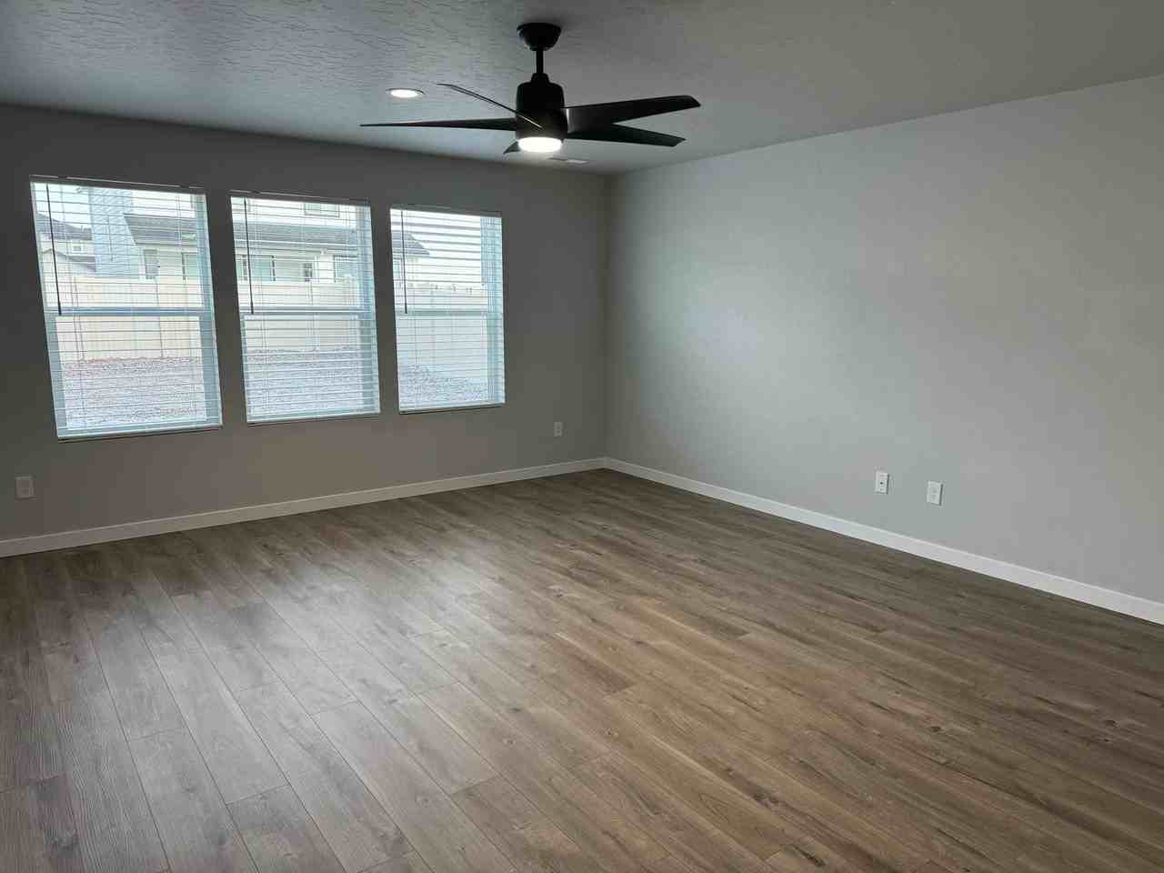 7018 W Redwood Creek Dr - Photo 3 of 17