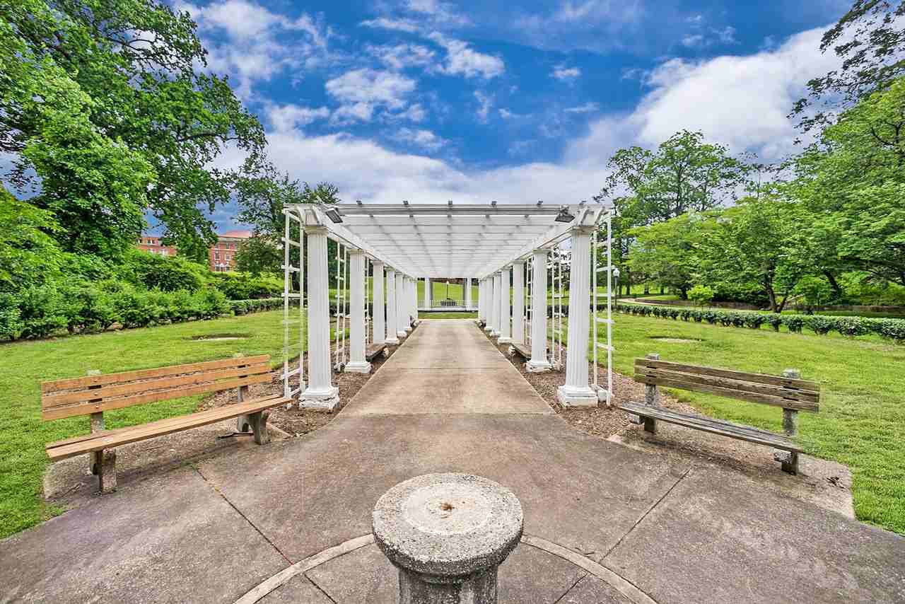 14-M Abrams Hall Senior - Photo 5 of 18