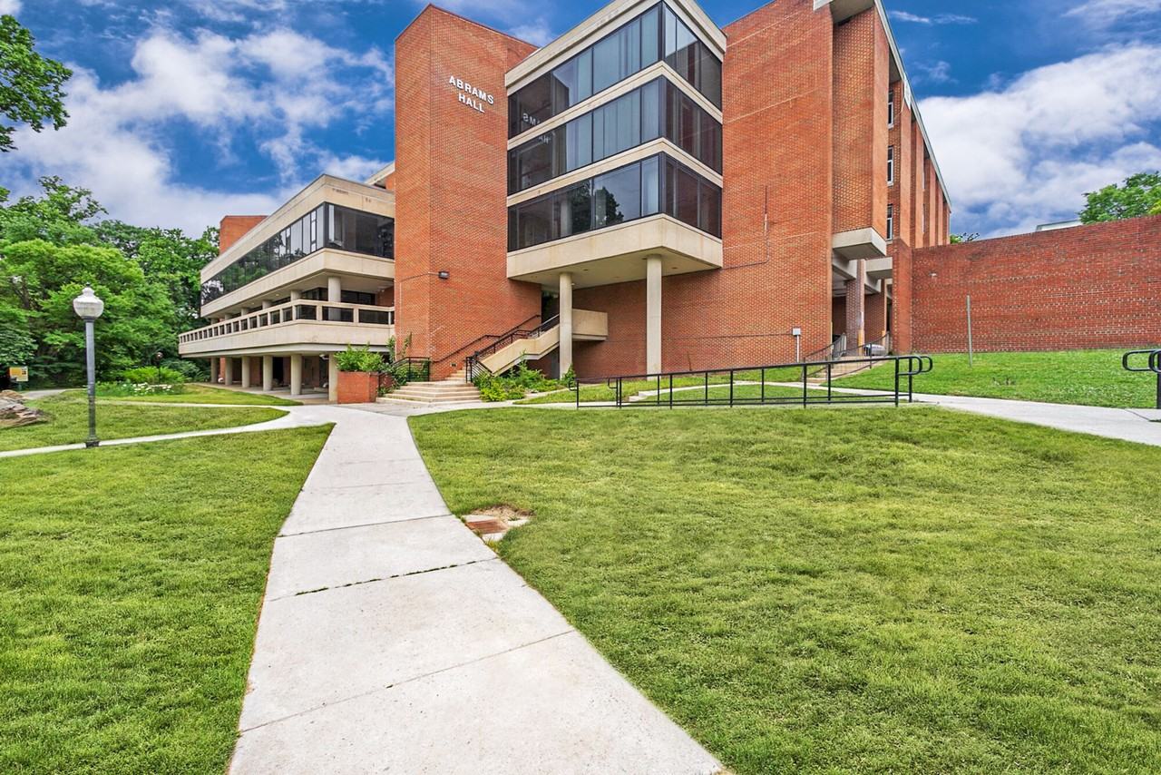 14-M Abrams Hall Senior - Photo 3 of 18