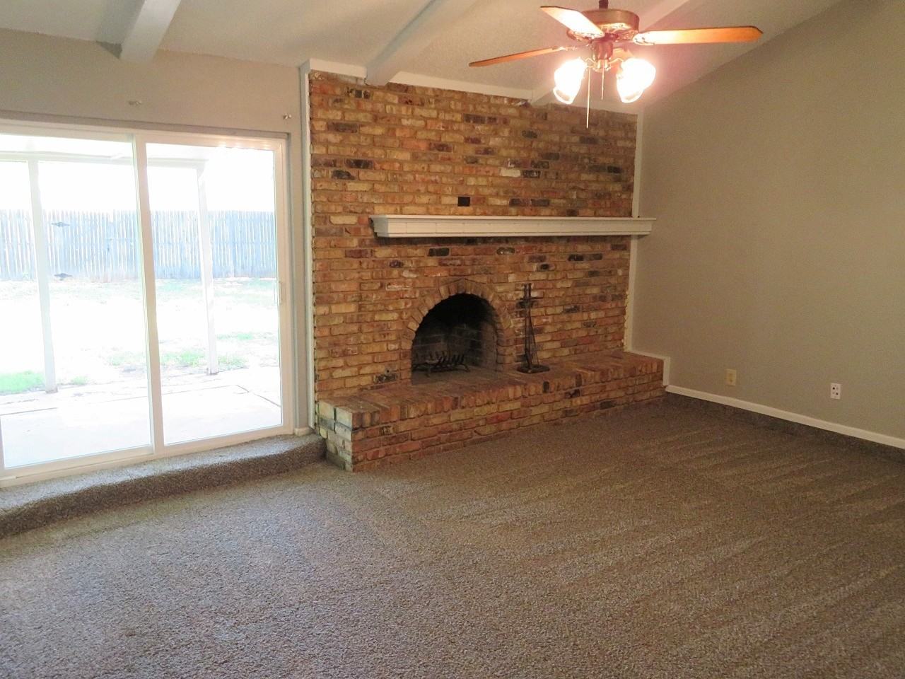 8309 Hartford Ave - Photo 3 of 11