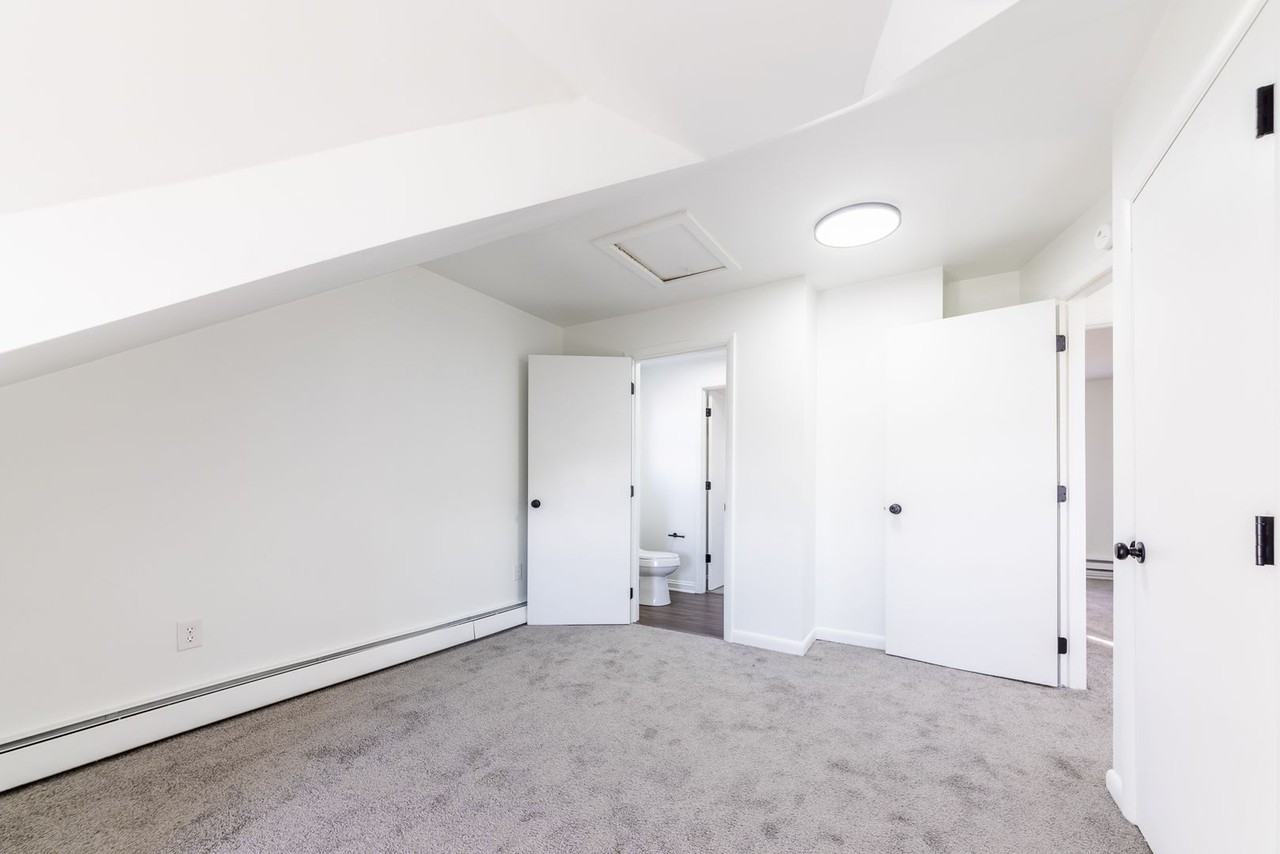 2313 Elsie St - Photo 2 of 27