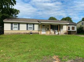 featured image of 924 Gossman Dr