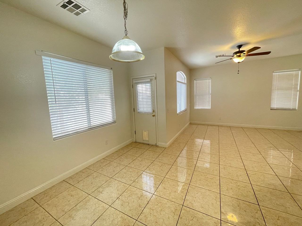7908 Horn Beam Ct - Photo 3 of 9