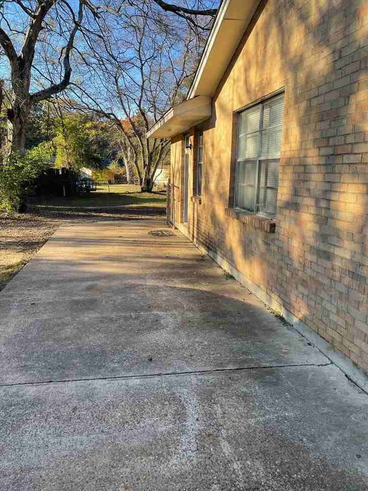 6265 Wares Ferry Rd - Photo 3 of 12