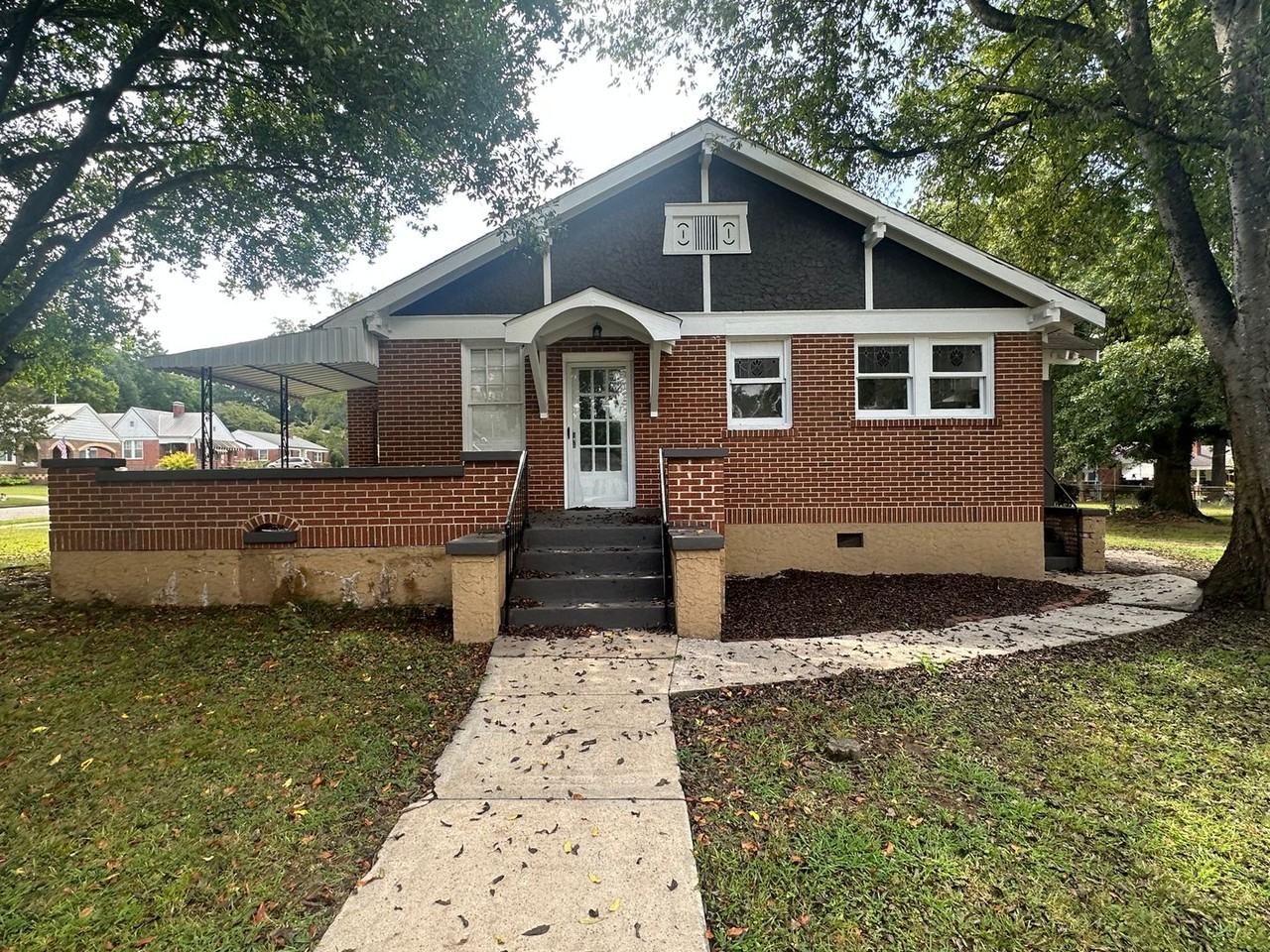 1536 Woodstock Ave - Photo 2 of 16