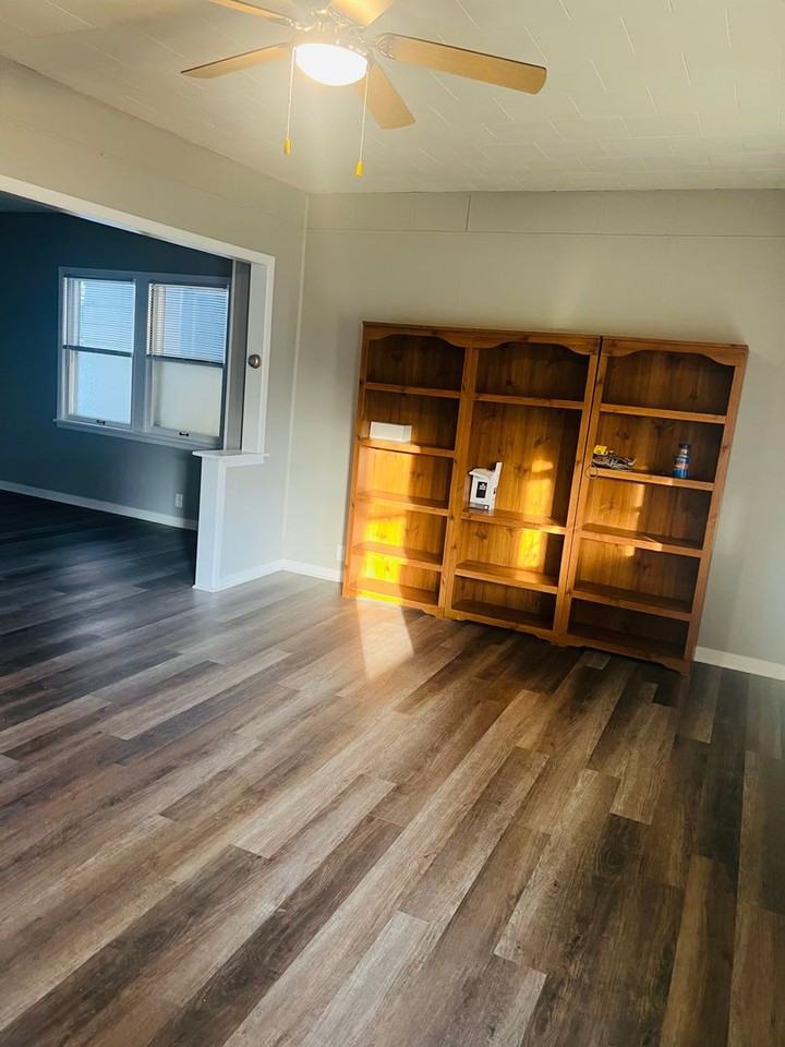 408 W Walnut St - Photo 2 of 13