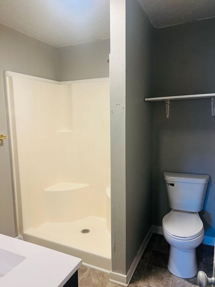 408 W Walnut St - Photo 4 of 13