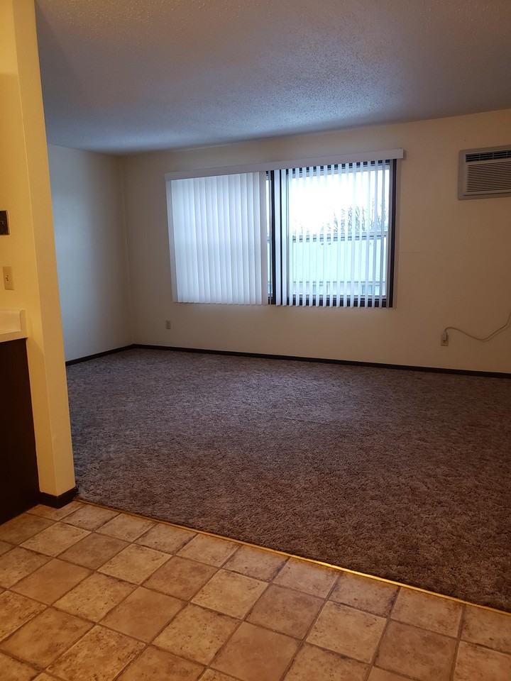 809, 815, 829, 905 Center St. S. - Photo 3 of 30