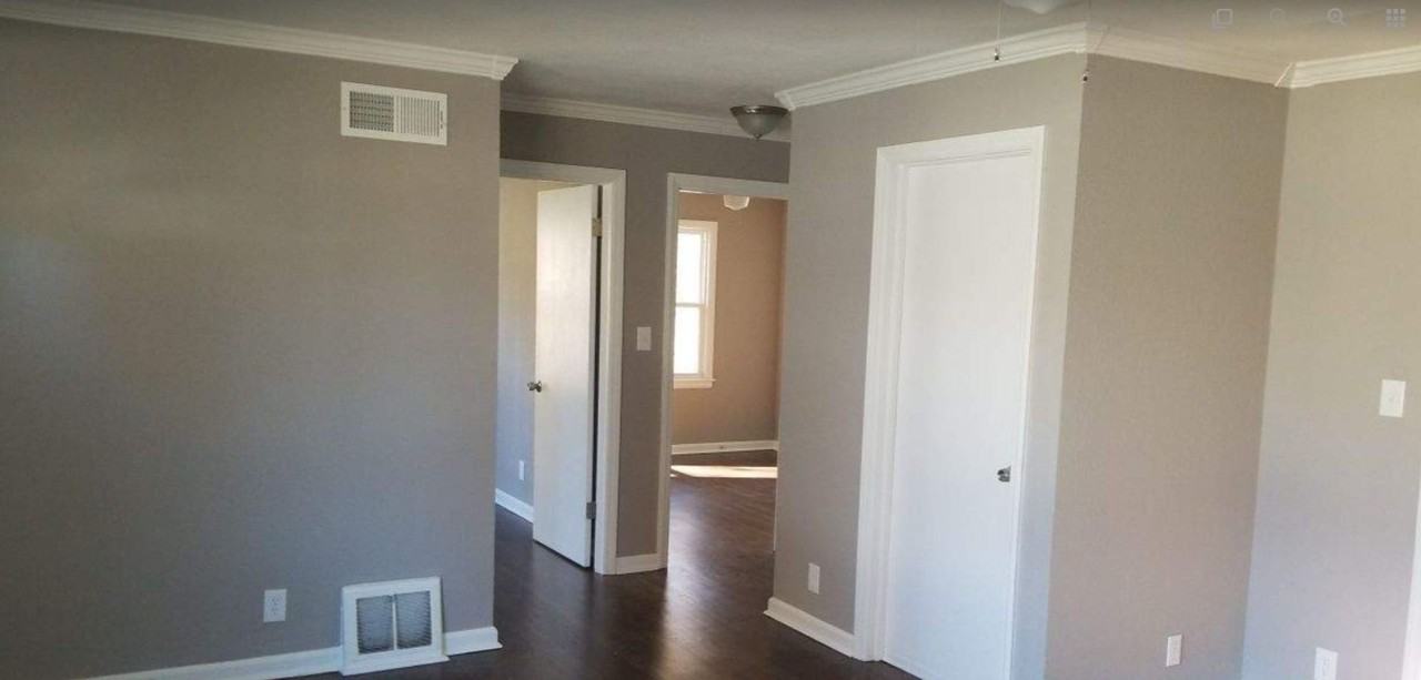 10621 E 56th St - Photo 4 of 6