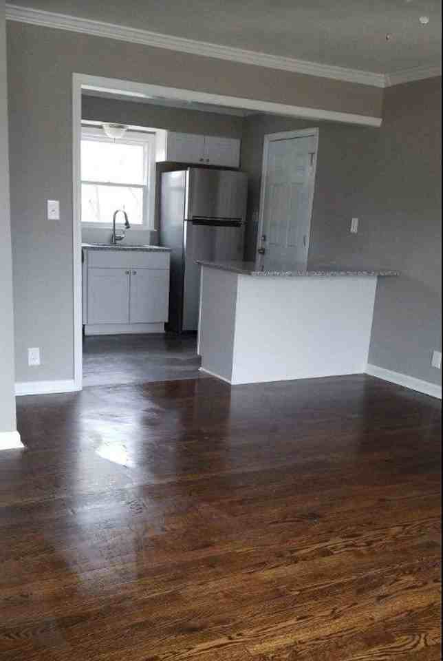 10621 E 56th St - Photo 5 of 6