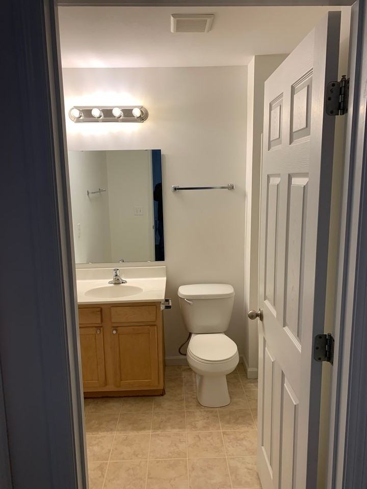 263 Oak St - Photo 3 of 12