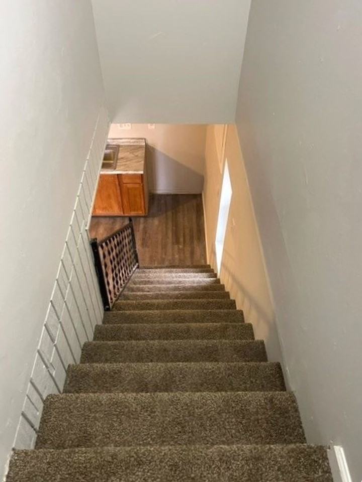 406 S 3rd St - Photo 3 of 9