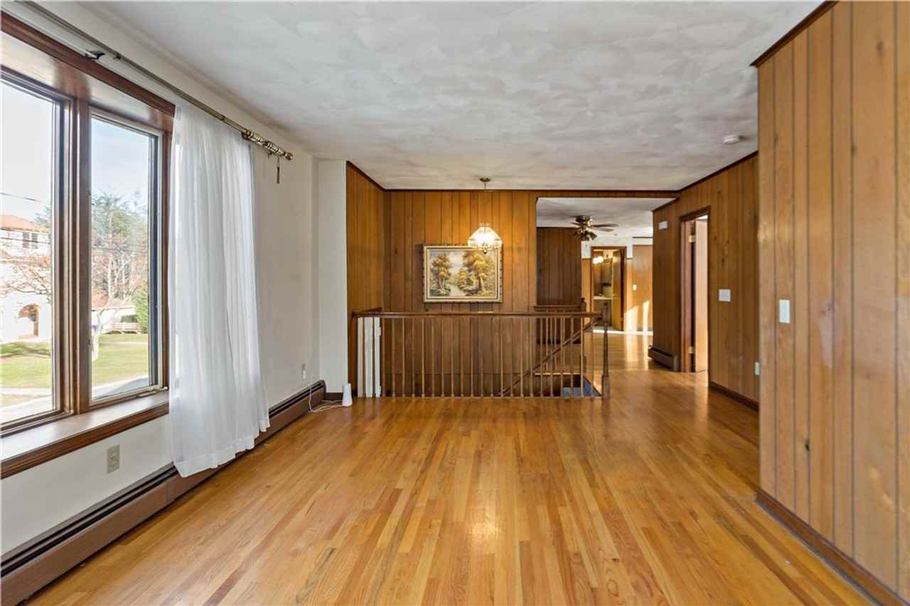 51 Bellevue Ave - Photo 3 of 23