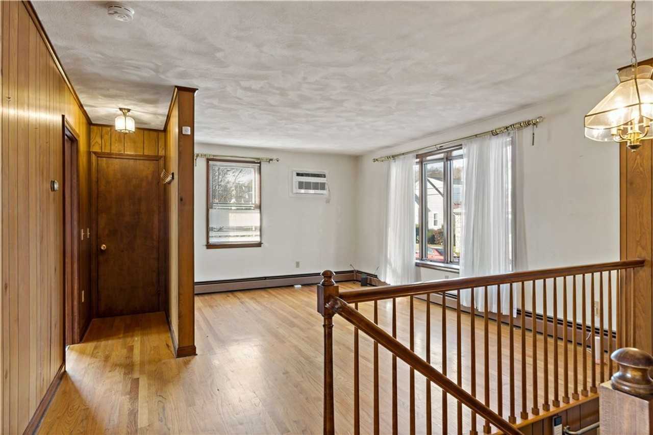 51 Bellevue Ave - Photo 5 of 23