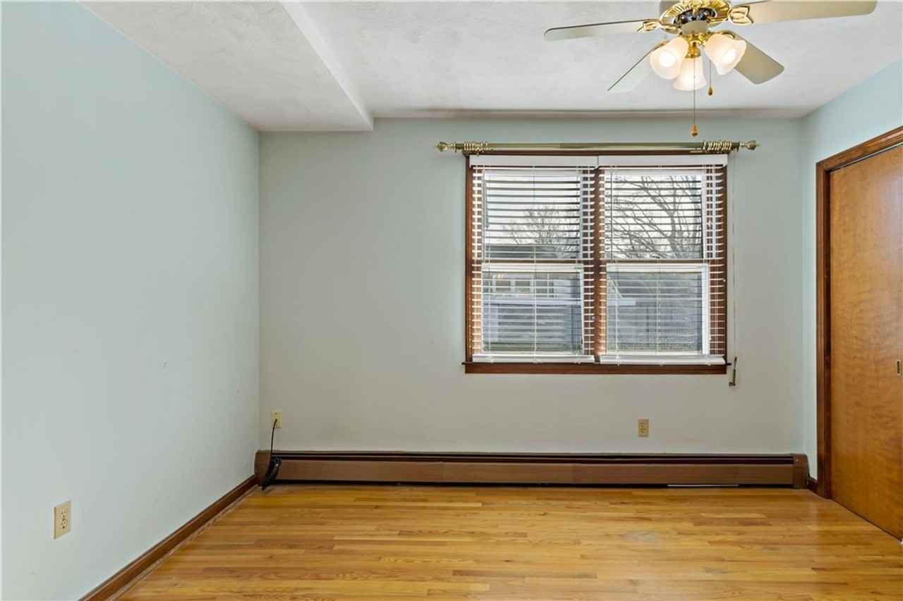 51 Bellevue Ave - Photo 7 of 23