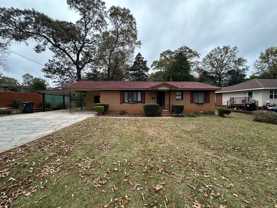 223 Kingsway Dr - Photo 1 of 1