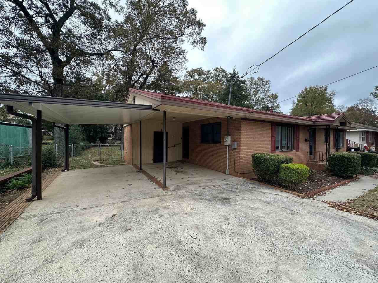 223 Kingsway Dr - Photo 3 of 21