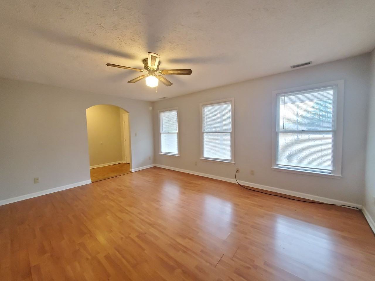 866 Melody Ln - Photo 2 of 28