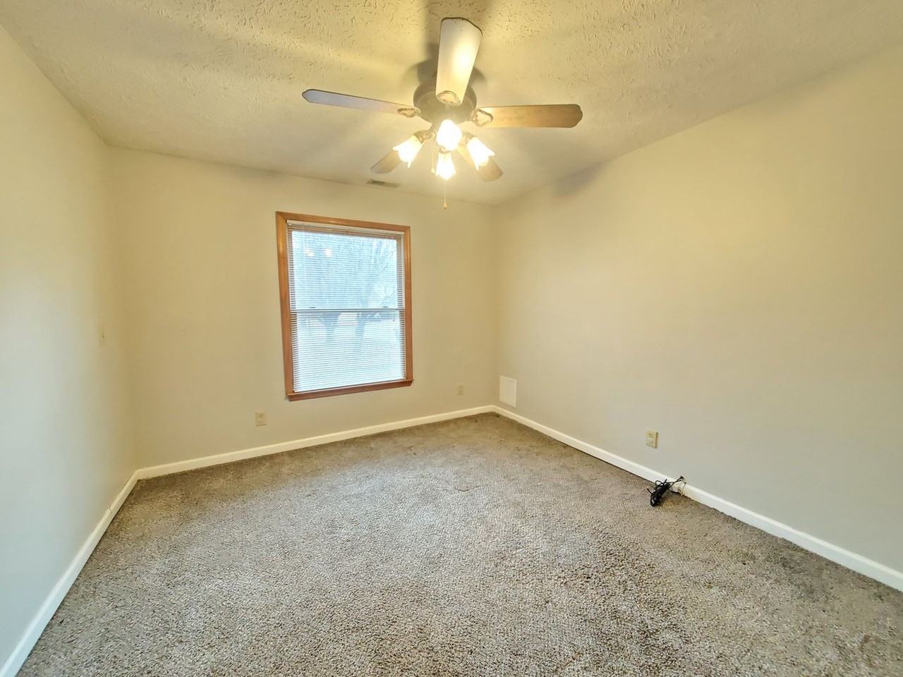 866 Melody Ln - Photo 5 of 28