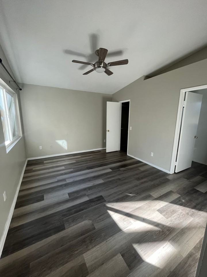 29250 Murrieta Rd - Photo 7 of 10