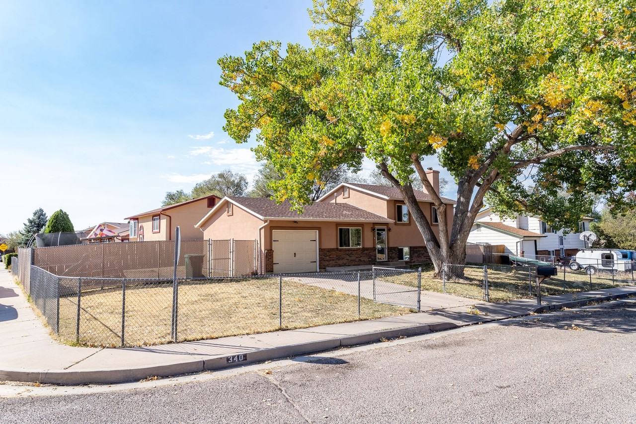 340 Walbrach Way - Photo 2 of 33