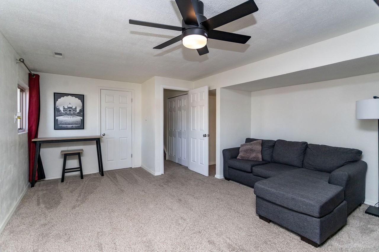 340 Walbrach Way - Photo 7 of 33