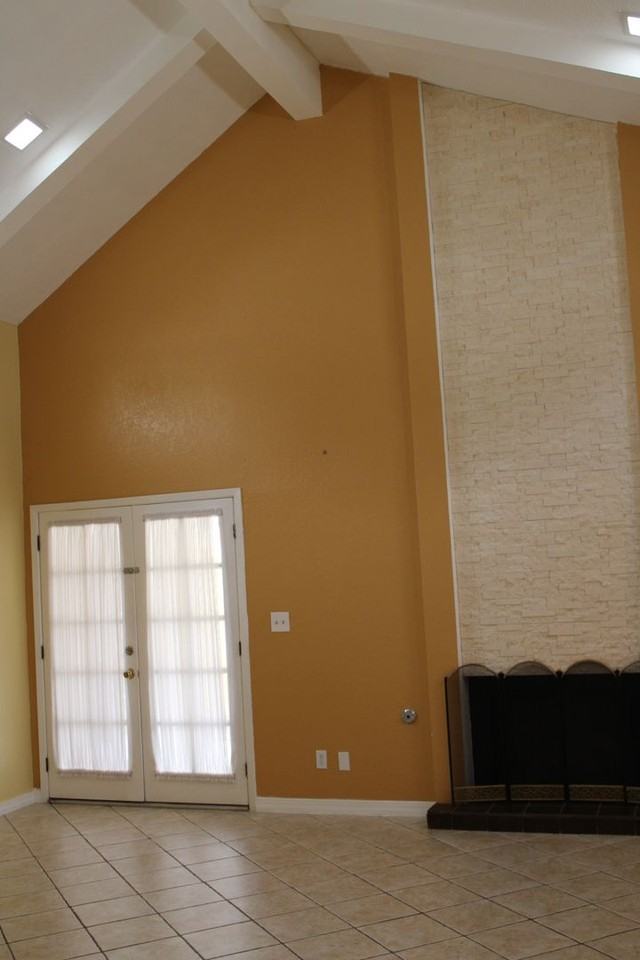 1743 Lomaland Dr - Photo 3 of 21