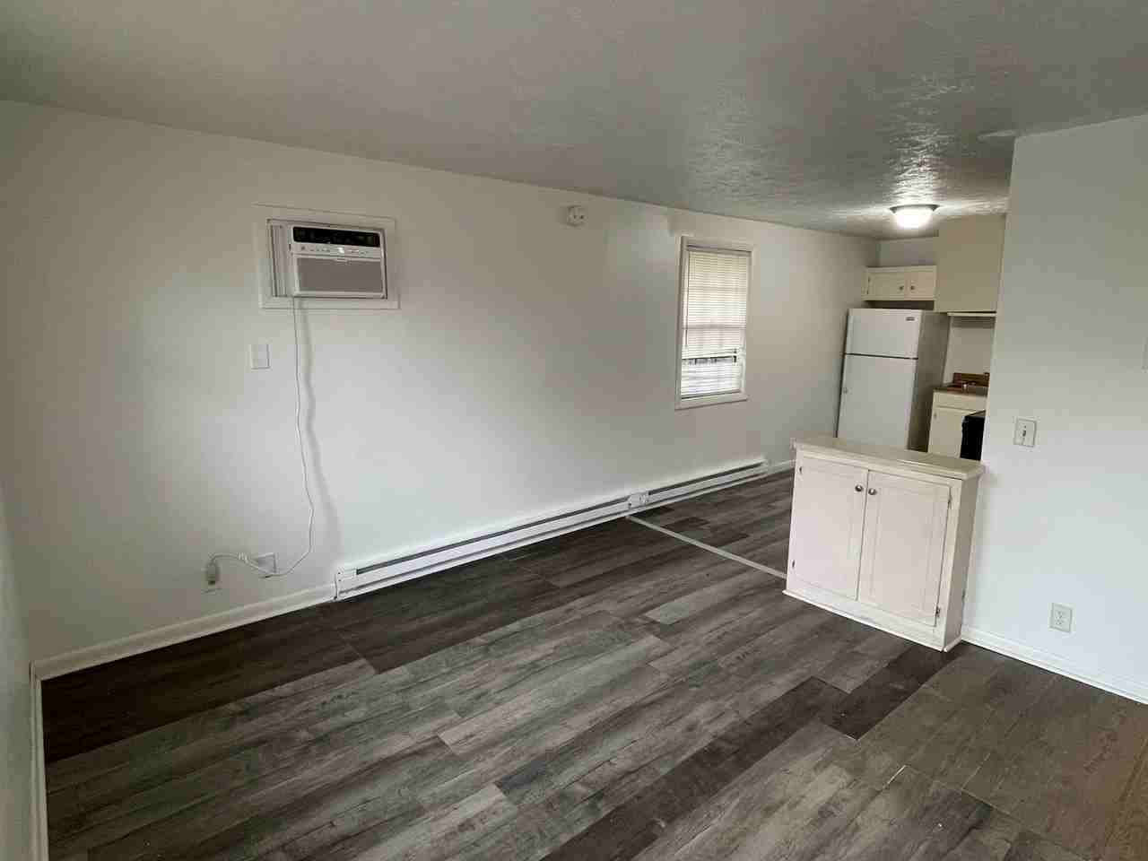 3426 W Hamilton Ave - Photo 2 of 12