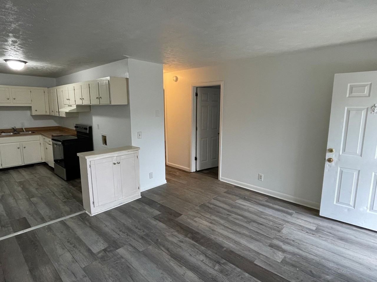 3426 W Hamilton Ave - Photo 3 of 12