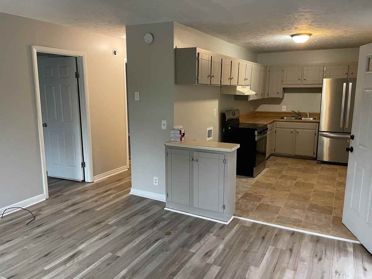 3428 W Hamilton Ave - Photo 7 of 9