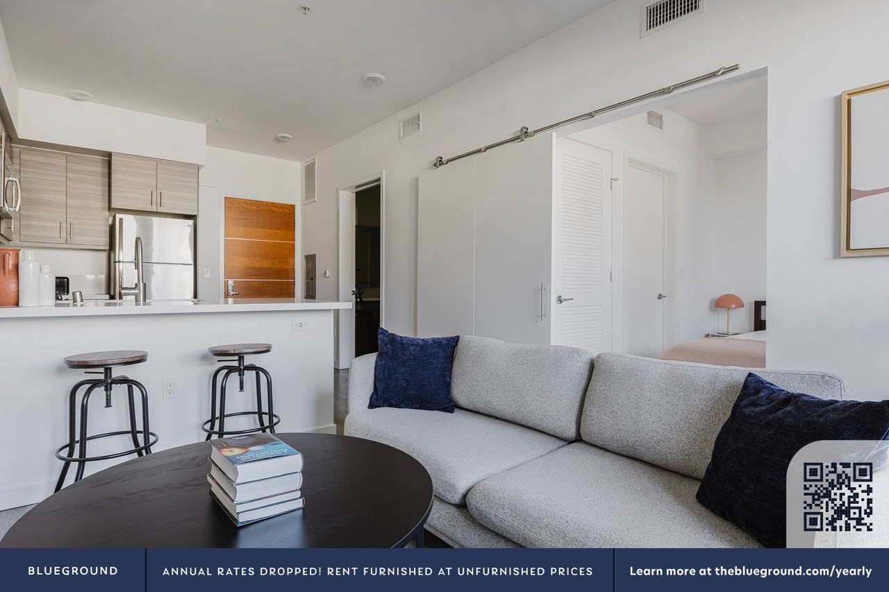 12035 Wilshire Boulevard - Photo 4 of 50