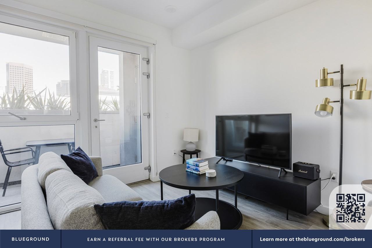 12035 Wilshire Boulevard - Photo 5 of 50