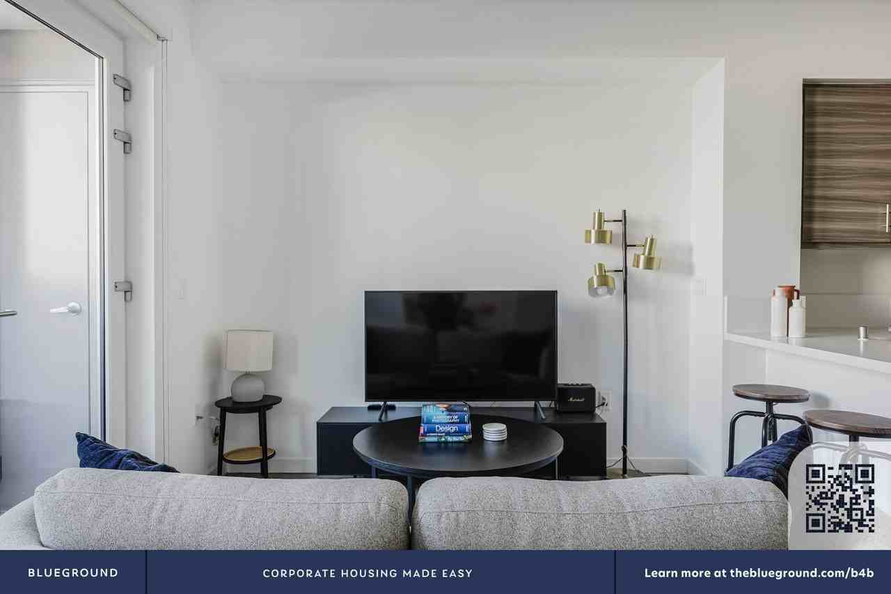 12035 Wilshire Boulevard - Photo 6 of 50