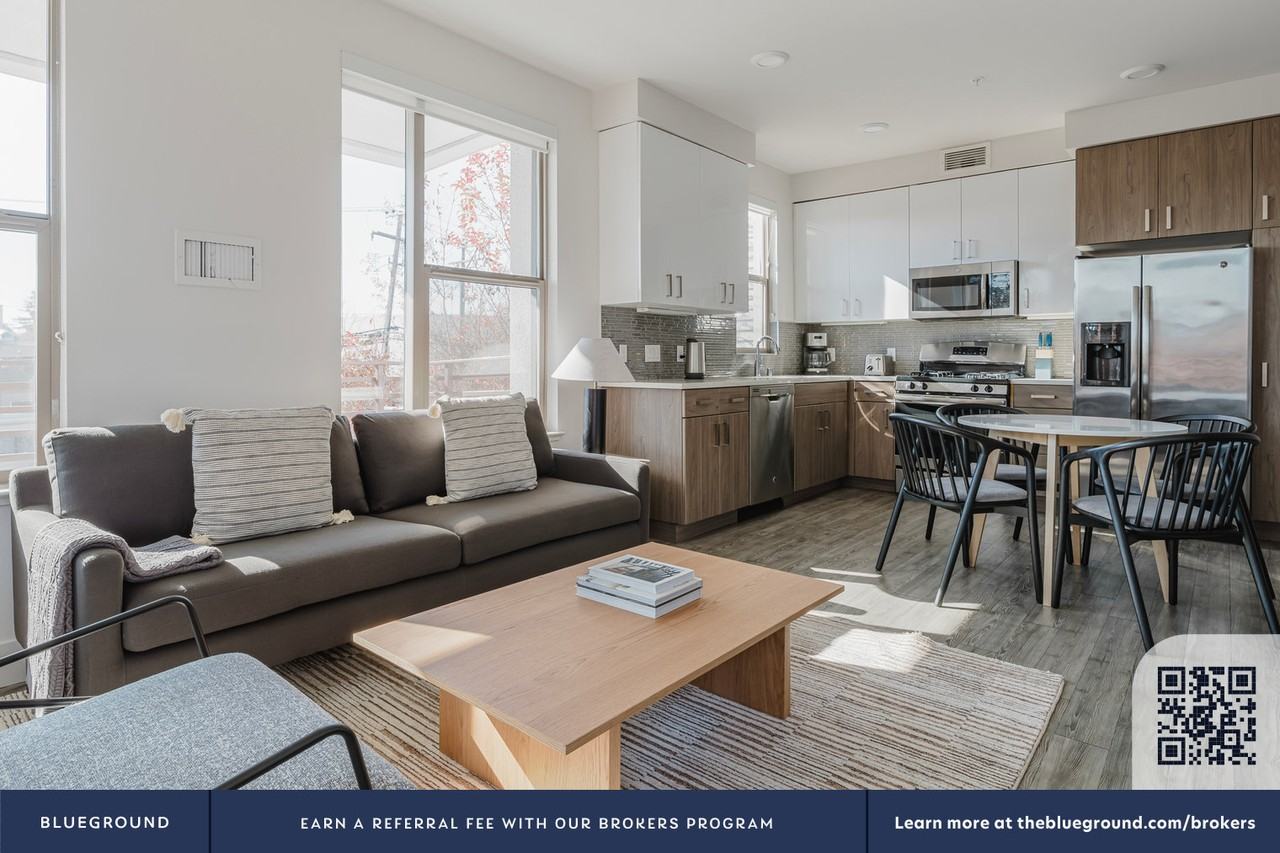 3645 Haven Avenue - Photo 4 of 45