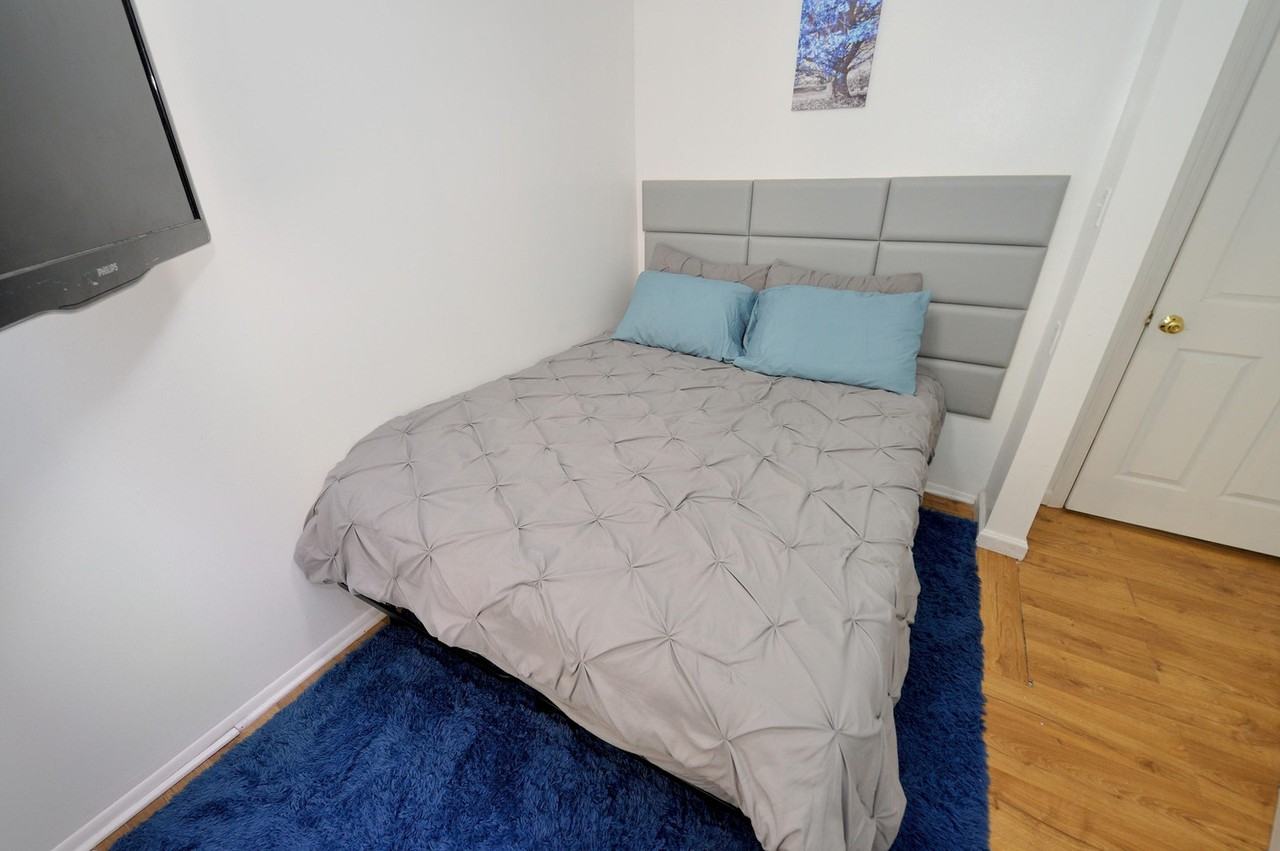 370 8th Ave #1039025P - Photo 3 of 17