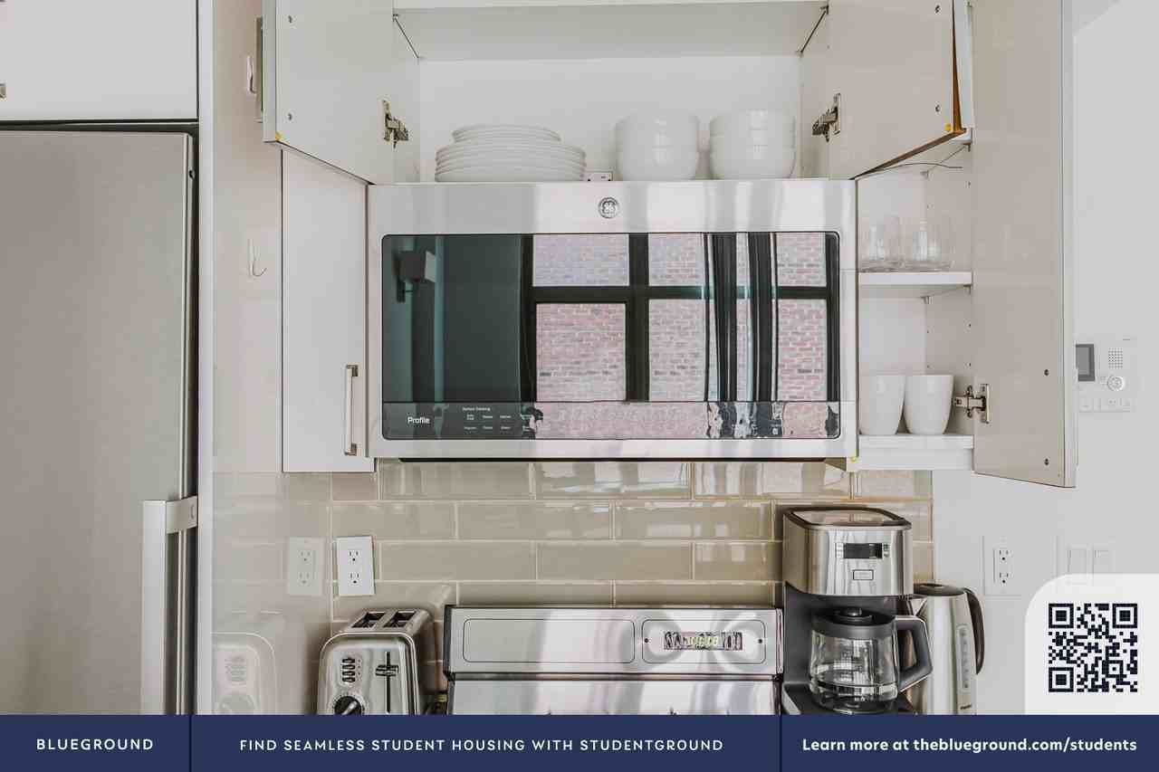 266 3rd Ave #1705 - Photo 6 of 16