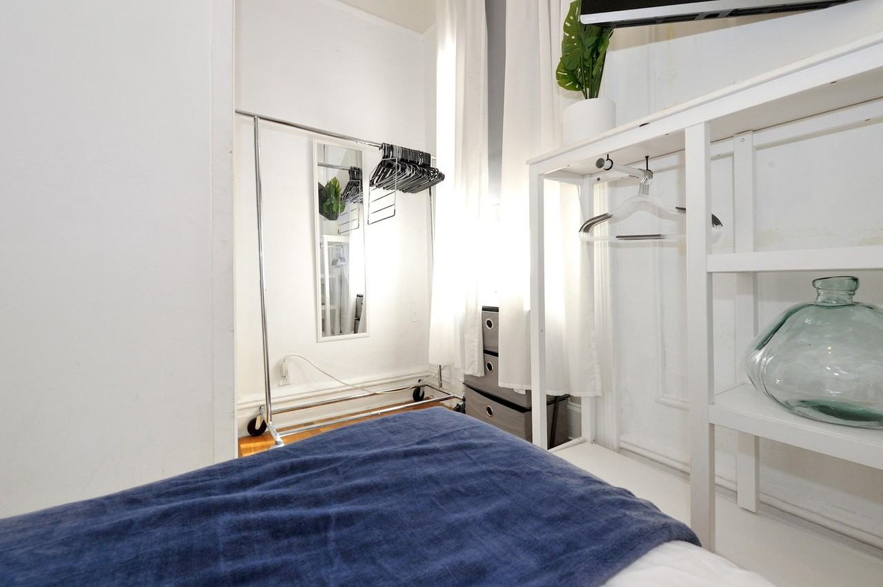 416 W 46th St #1039029P - Photo 7 of 17