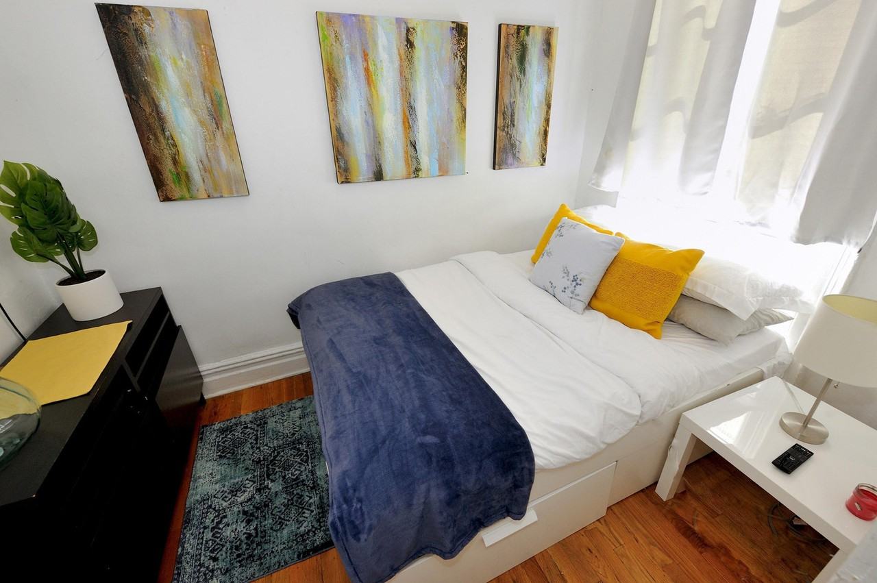 416 W 46th St #1039029P - Photo 6 of 17