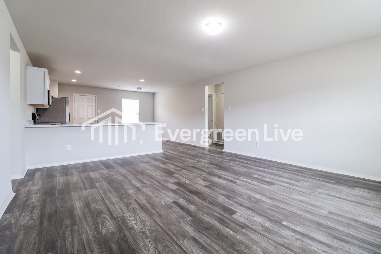 17 Dobbin Dr - Photo 2 of 15