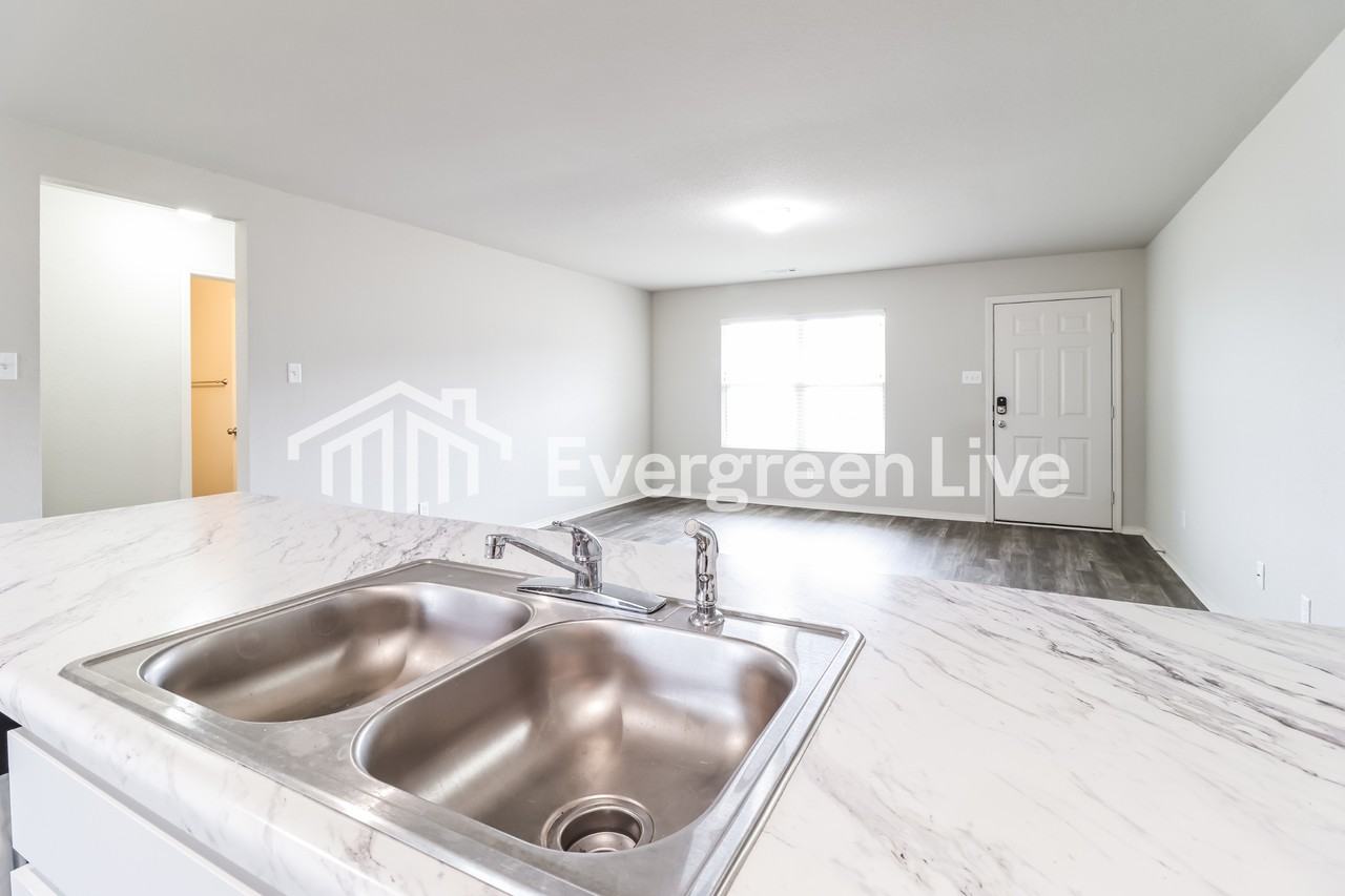 17 Dobbin Dr - Photo 5 of 15