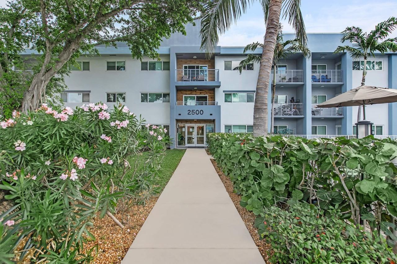 2500 Boca on Federal - Photo 4 of 50