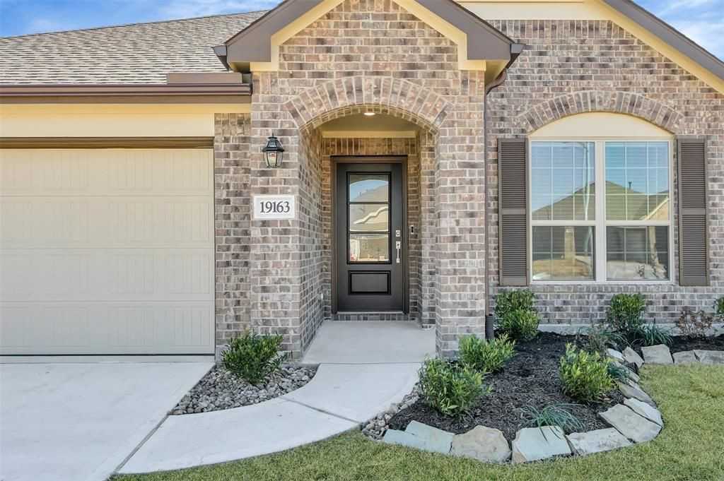 19163 Pinewood Grove Trl - Photo 2 of 21