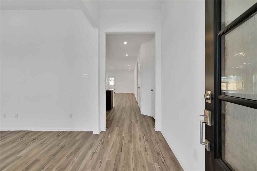 19163 Pinewood Grove Trl - Photo 3 of 21