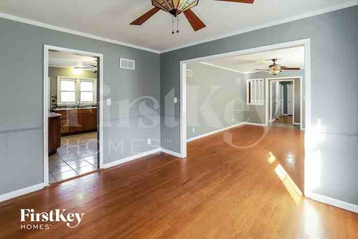 3232 Shady Bend Dr - Photo 3 of 16