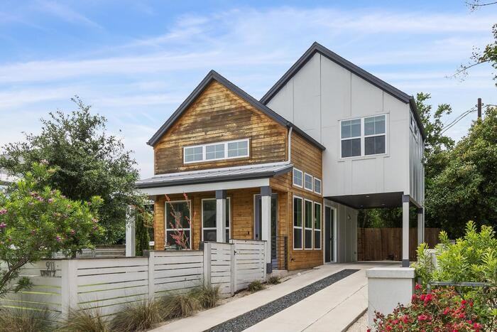 911 Stobaugh St #2 - Photo 2 of 23